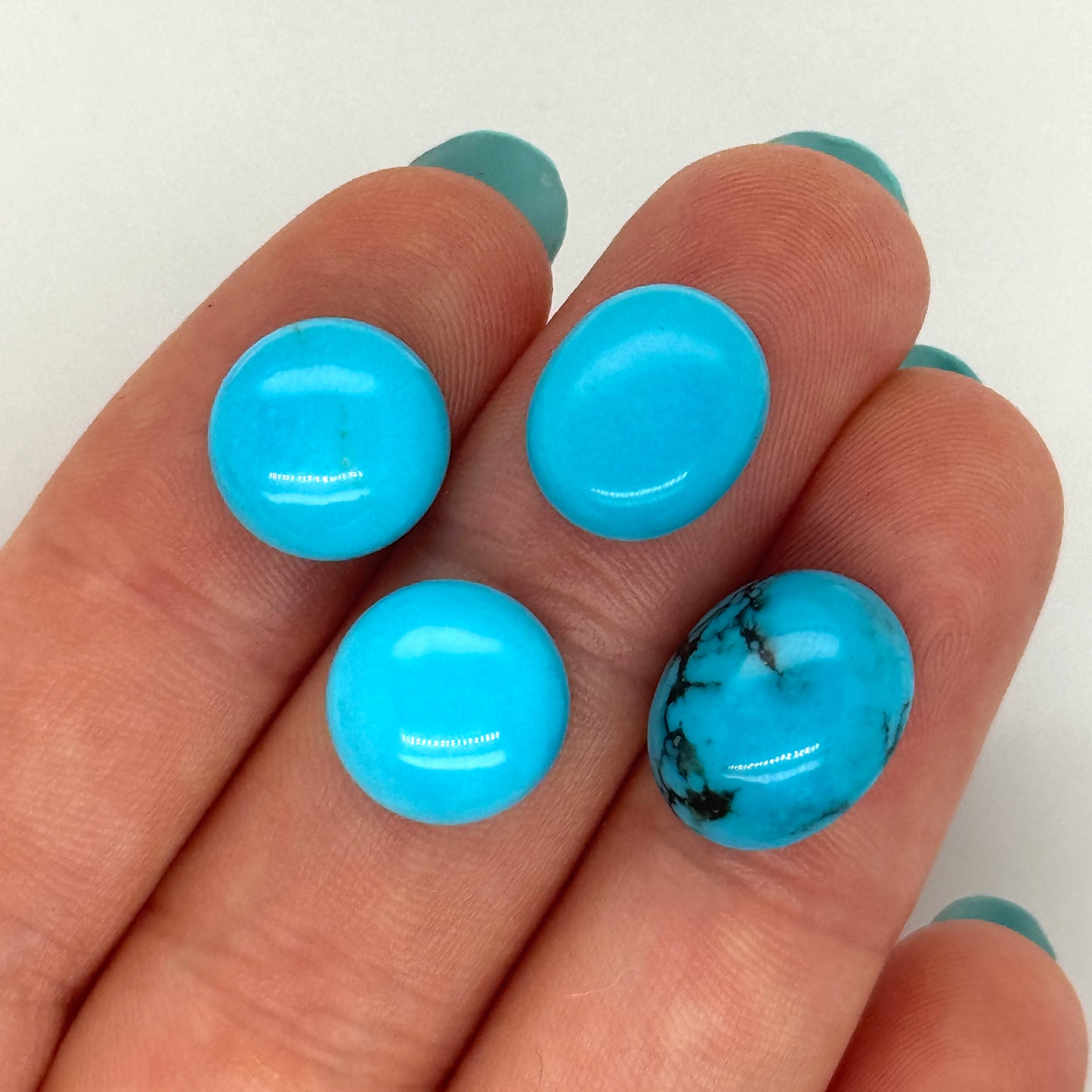 Kingman Turquoise in Clean, Robin's Egg Blue - 12x10mm Oval Cabochon